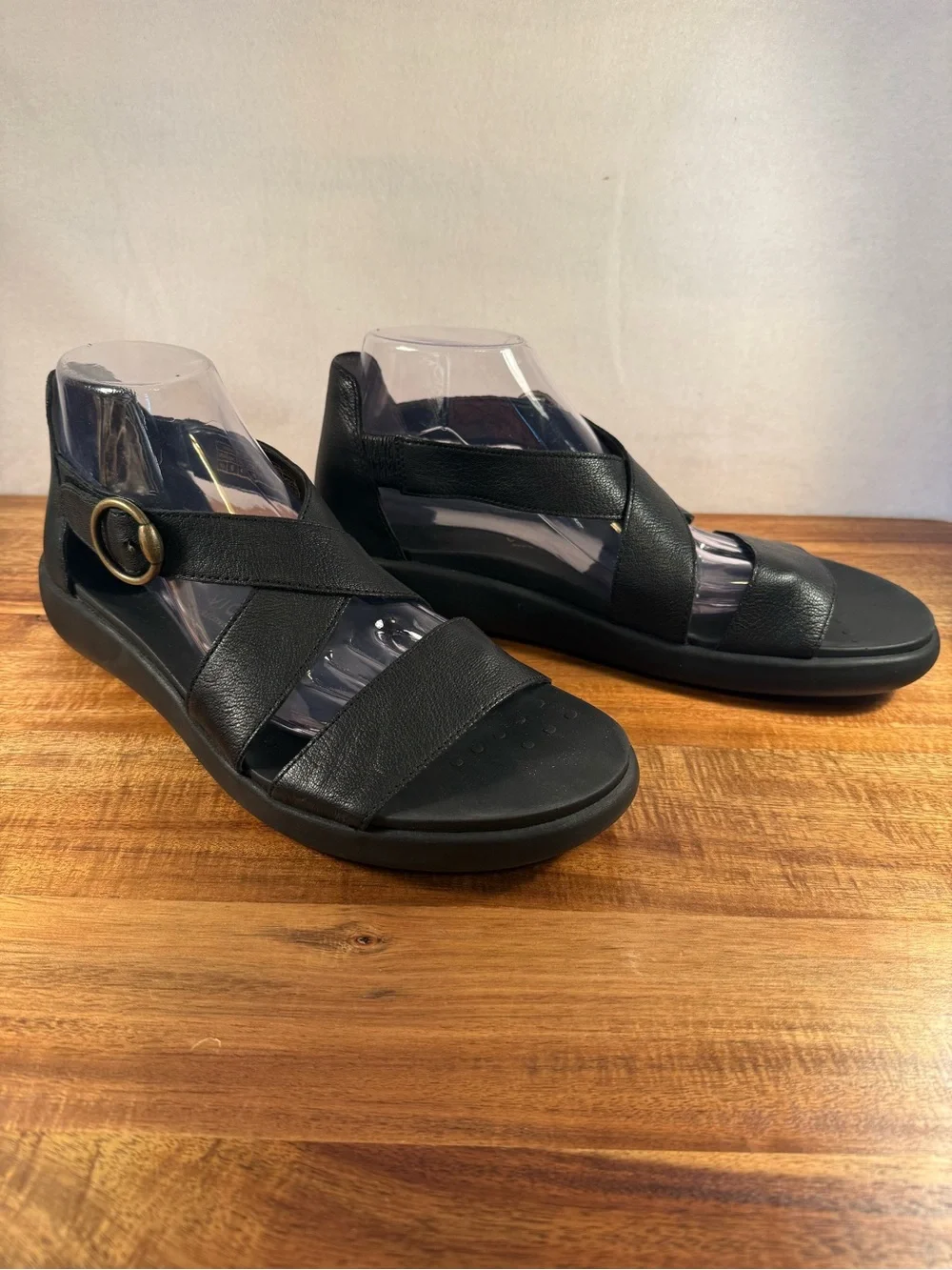 Vionic Recovery RX Black Leather with Adjustable Straps Size 10 NWOT